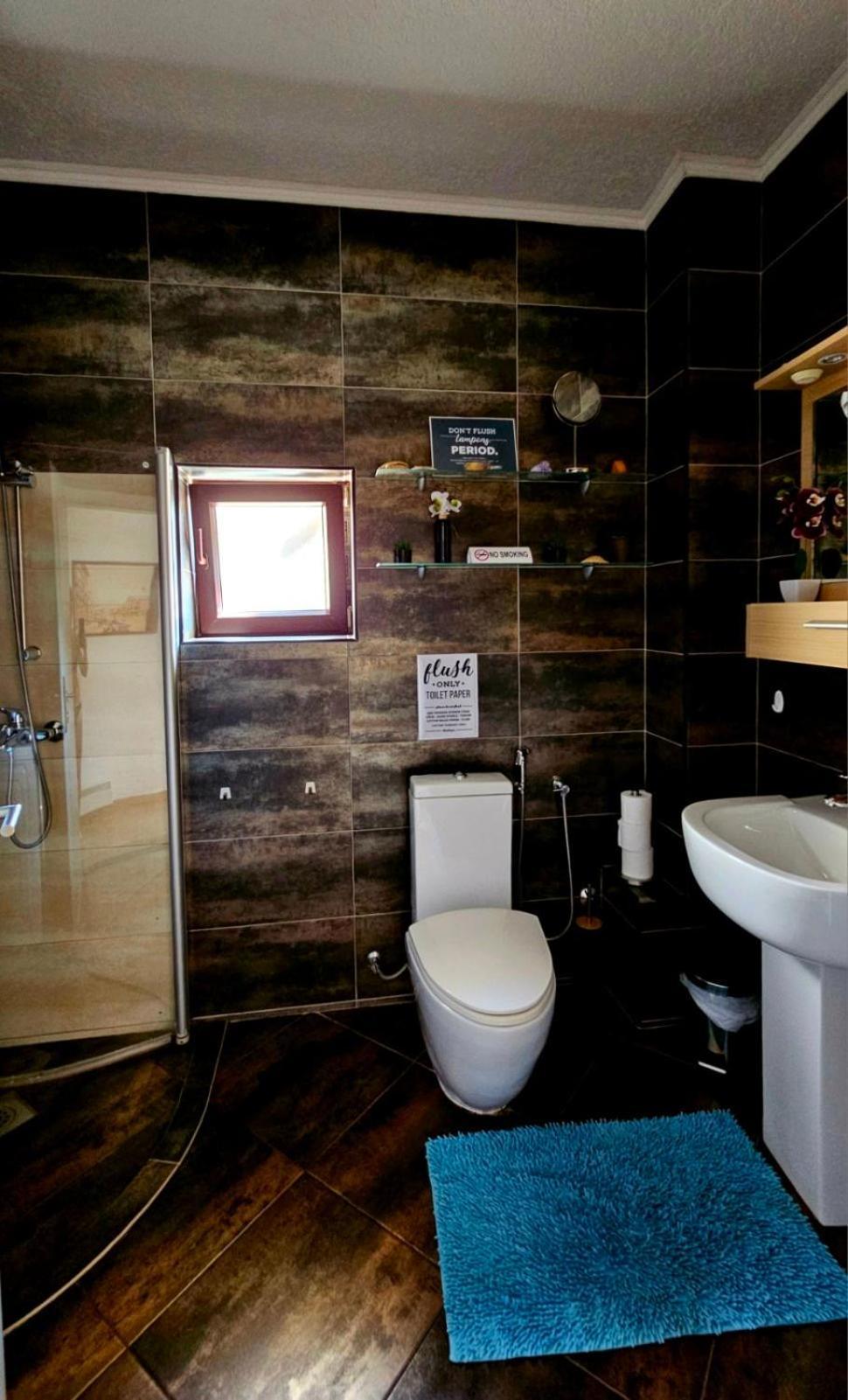 Apartmán Lovely House With Swimming Pool